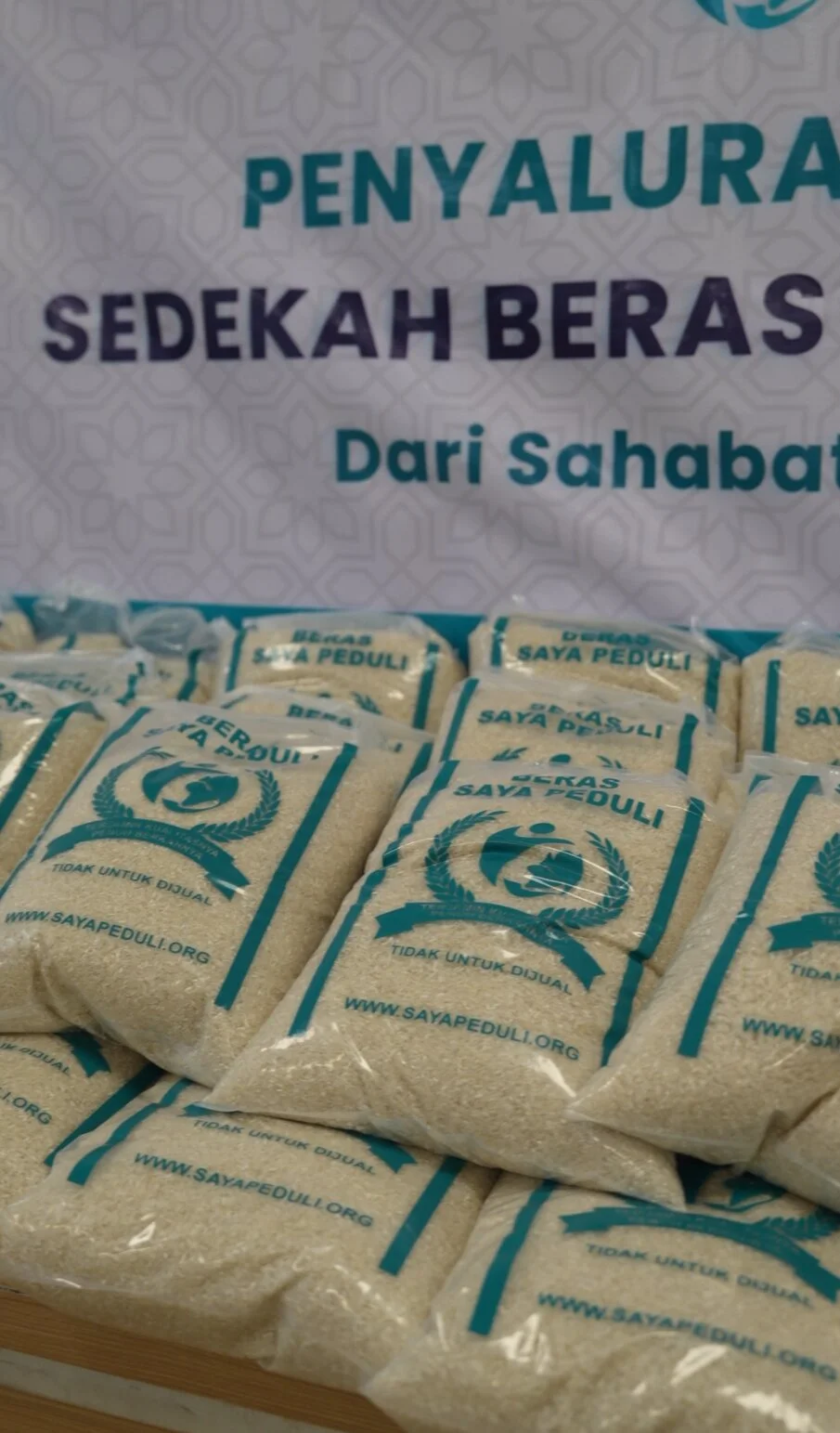 Foto 16 dari album Pendistribusia Beras Untuk Santri Tahfidz 2026